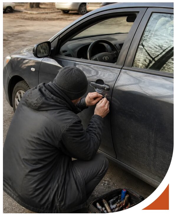 Профессиональное вскрытие автомобиля Тойота без повреждений в Астрахани